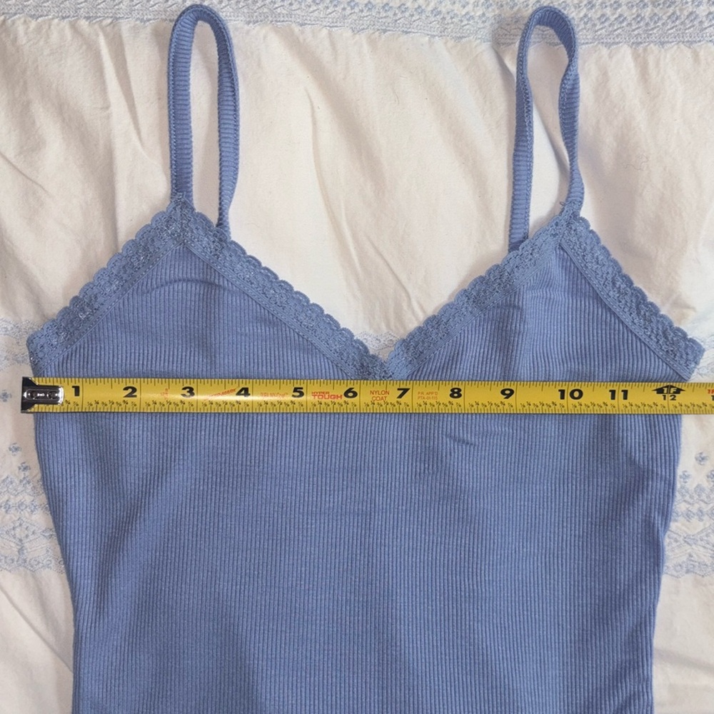 Tilly’s Seamless, Ribbed with Lace Trim Women’s Tank Top, Size Medium - Picture 3 of 14